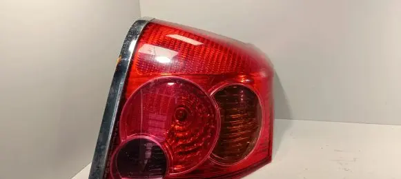 Toyota Avensis T220 Rear/tail lights 89028786