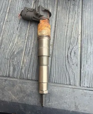 BMW 5 E60 E61 Fuel injector 0445115077