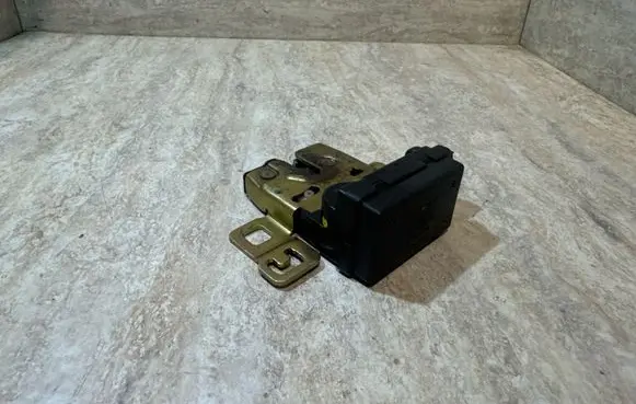 Mini One - Cooper R50 - 53 Tailgate/trunk/boot lock/catch/latch 7112349