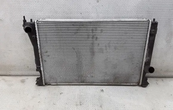 Toyota Avensis T250 Coolant radiator