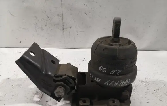 Engine mount bracket