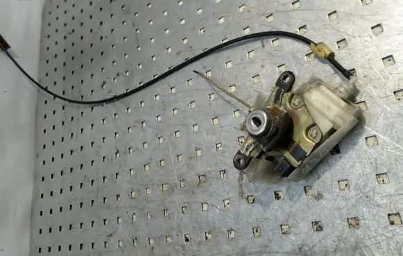 Audi A4 S4 B5 8D Tailgate exterior lock 8D0862055