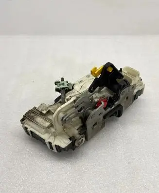 Jeep Cherokee IV KK Rear door lock P04589282AG T20KD1648