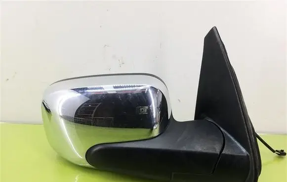 Chevrolet HHR Front door electric wing mirror 25848552