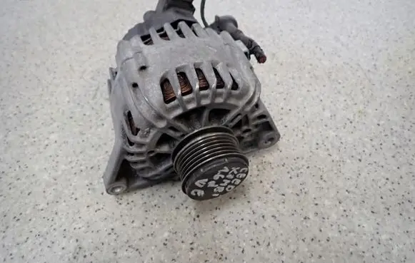 KIA Ceed Generator/alternator 373002A500
