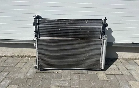 Toyota Sienna XL40 IV Radiator set 884A008010 16400F0120 16360F0150