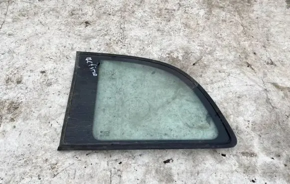 Opel Zafira A Rear side window AS2