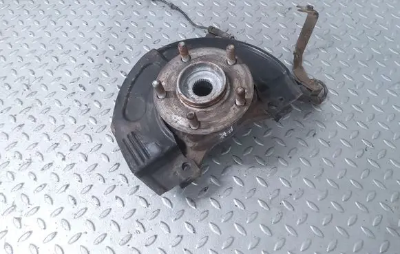 Mitsubishi Grandis Front wheel hub MR594356 MN102381