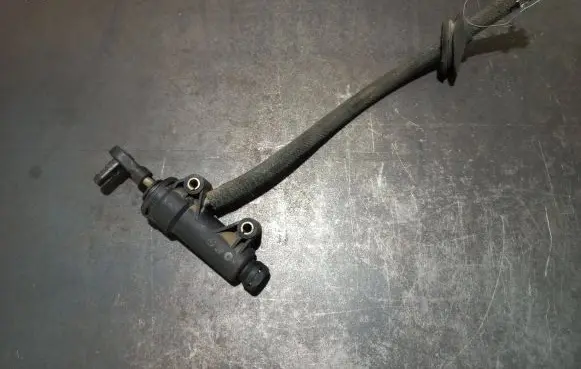 BMW 3 E46 Clutch master cylinder 21521163899