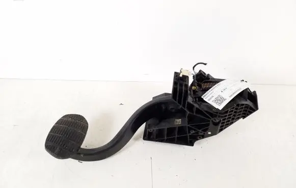 BMW X1 F48 F49 Brake pedal 6856596