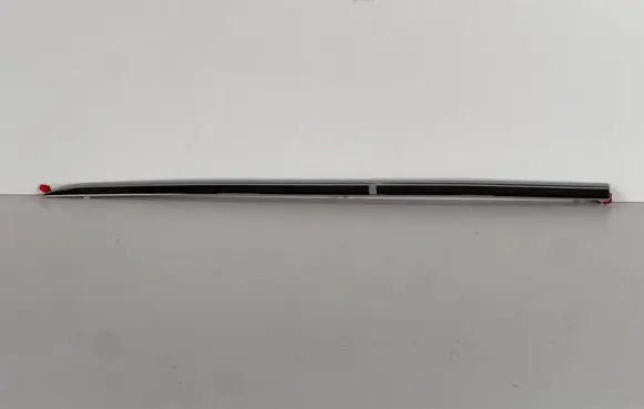 Volkswagen Tiguan Front door trim (molding) 5NA853331A