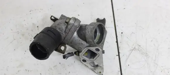 Mitsubishi Outlander Thermostat/thermostat housing 