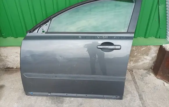 Volvo V50 Front door