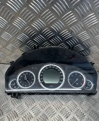 Mercedes-Benz E W212 Speedometer (instrument cluster) A2129001010 081110 3244900