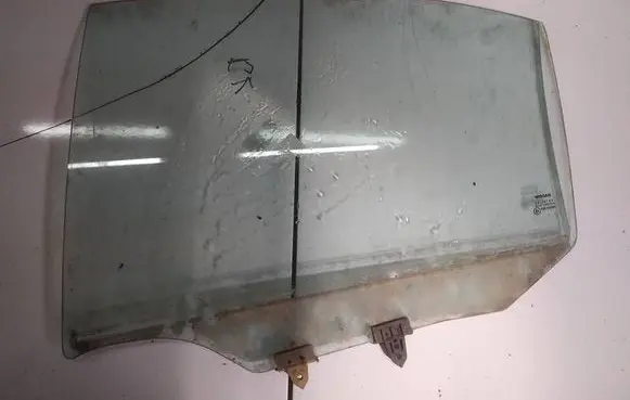 Nissan Primera Rear door window glass AS2