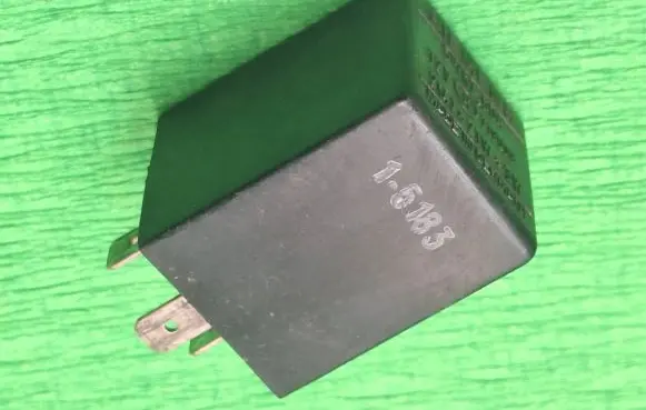 Opel Kadett E Other relay 719009 5WK1604 21W3