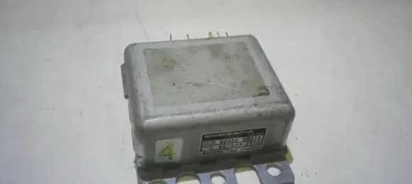 Nissan Primera Airbag control unit/module 988209f415
