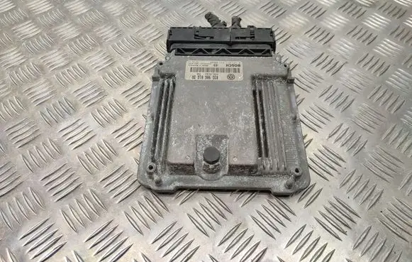 Volkswagen Touran I Engine control unit/module 03G906016DR 0281011844