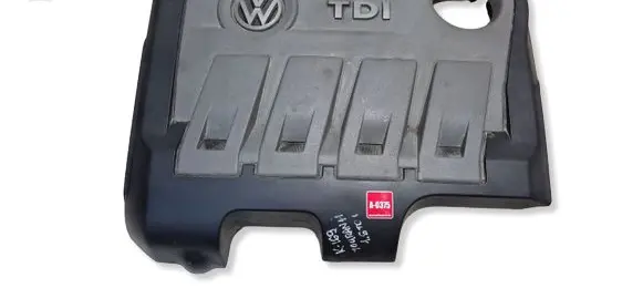 Volkswagen Touran II Engine cover (trim) 03L103925R