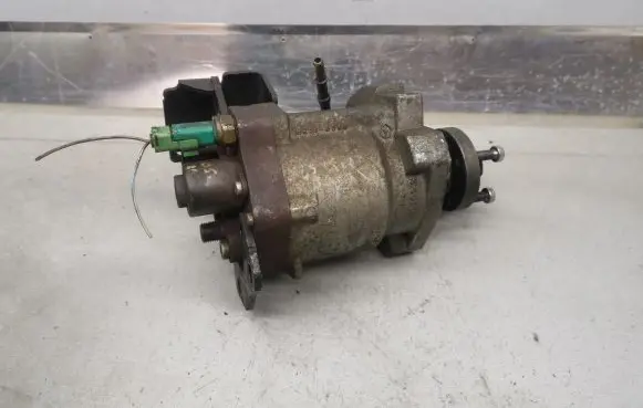 Ford Focus Fuel injection high pressure pump 1S4Q9B395BD R9044Z013A