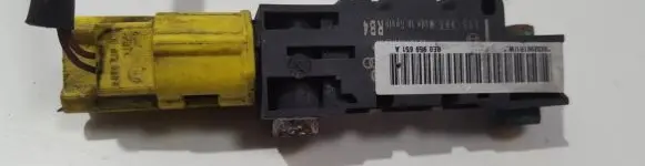 Audi A4 S4 B7 8E 8H Airbag deployment crash/impact sensor 8E0959651A 010552080105
