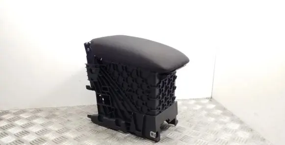 Volkswagen Jetta VI Armrest 5C6864209 5C6863241A 5C6864571