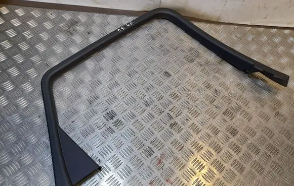 Audi Q5 SQ5 Rear door window/glass frame 8R0867671