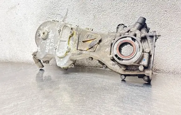 Opel Astra H Timing chain cover 37004600 A598 60725
