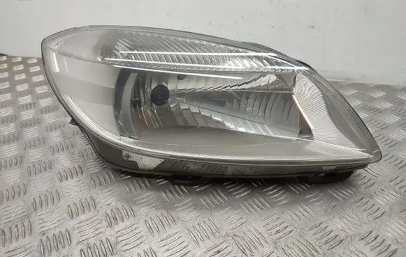 Skoda Fabia Mk2 (5J) Headlight/headlamp