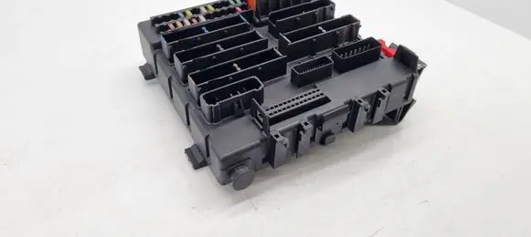 Opel Signum Fuse module 13189928