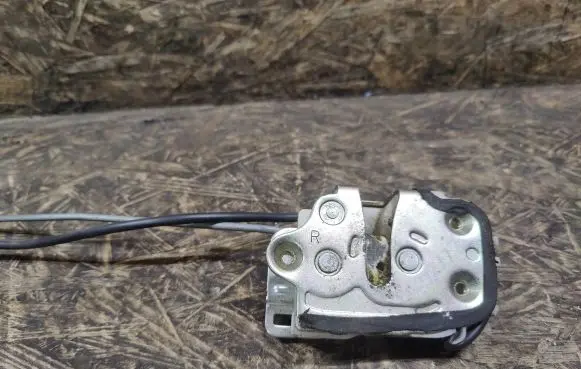 Honda Element Front door lock