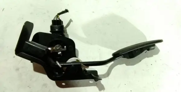 Toyota Avensis T250 Accelerator throttle pedal A7308