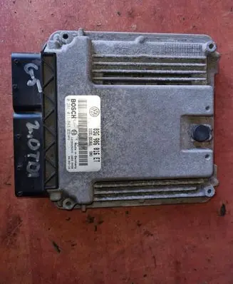 Volkswagen Golf V Engine control unit/module 03G906016ET 0281011843