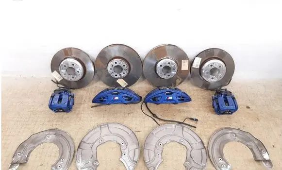 BMW X6M G06 F96 Brake discs and calipers set 