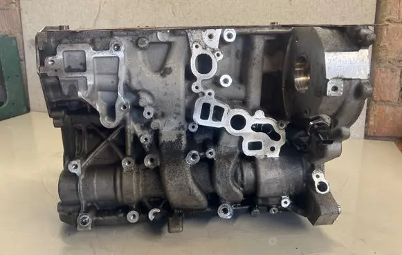 BMW 1 F20 F21 Engine block 851398205 75109516 8513977