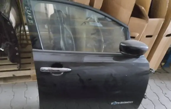 Nissan Leaf II (ZE1) Front door