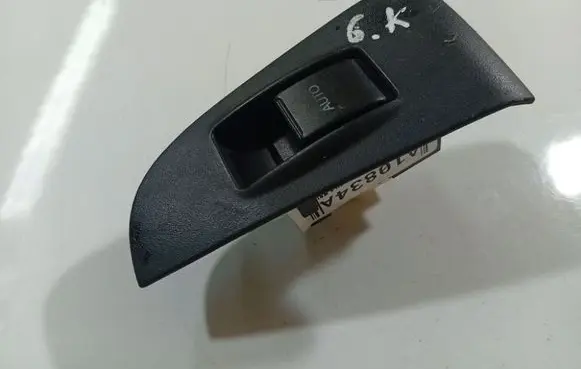 Toyota Avensis T250 Electric window control switch 7427205020 74272-05020