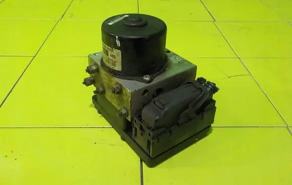 Nissan Navara D40 ABS Pump 47660EB32A RP44