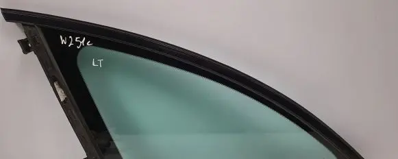 Mercedes-Benz R W251 Rear side window