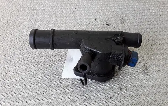 Volkswagen Golf IV Engine coolant pipe/hose 038121133