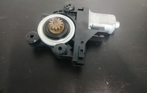 Volvo V70 Rear door window regulator motor 970715101 1174081A