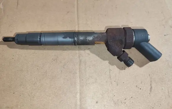 Fuel injector
