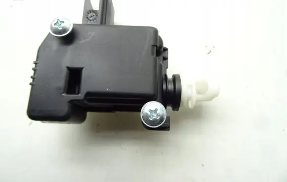 Skoda Octavia Mk2 (1Z) Central locking motor 1M0959781A