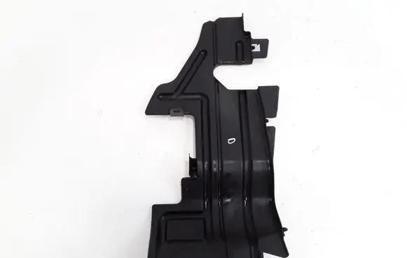 Toyota Avensis T250 Intercooler air guide/duct channel