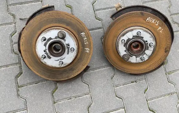 Toyota Auris E180 Front wheel hub