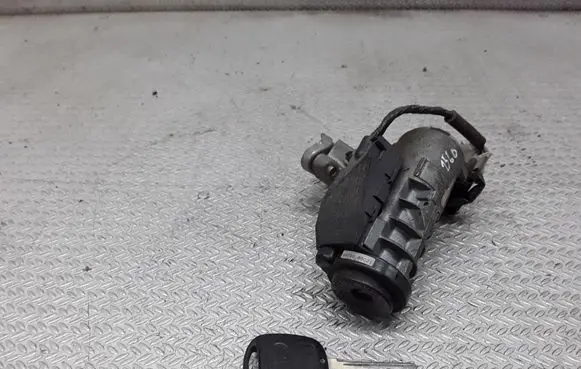 Toyota Avensis T220 Ignition lock 8978005021