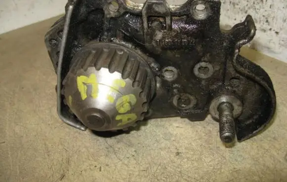 Renault Megane I Water pump 7700861686D 16I66KW