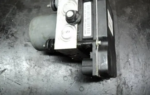 Audi A6 S6 C6 4F ABS Pump 4F0910517L 4F0614517L