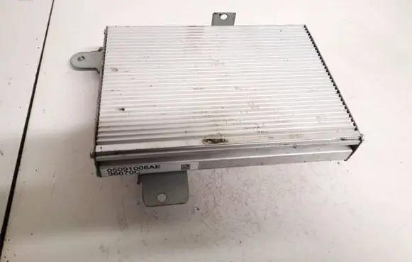 Chrysler Grand Voyager IV Sound amplifier 05091006ae