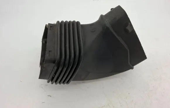 Audi A6 S6 C6 4F Air intake duct part 4F0129739B HP01
